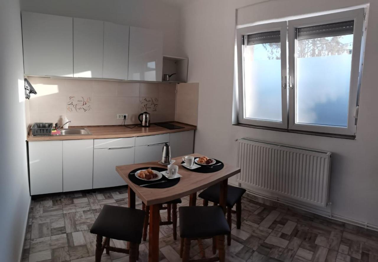 Carla'S Place Ap1 Oradea Exterior foto